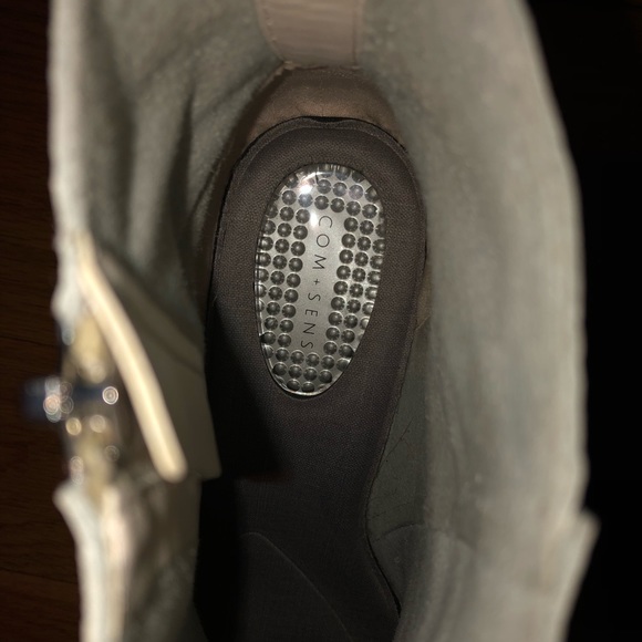 COM + SENS White Booties - Picture 3 of 8